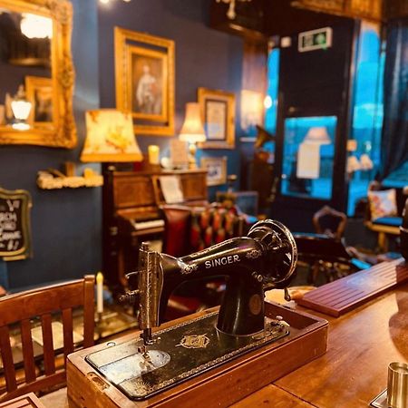 Mollys Boutique Hotel Илкли Екстериор снимка