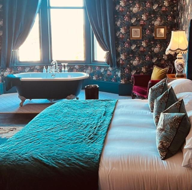 Mollys Boutique Hotel Илкли Екстериор снимка