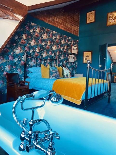 Mollys Boutique Hotel Илкли Екстериор снимка