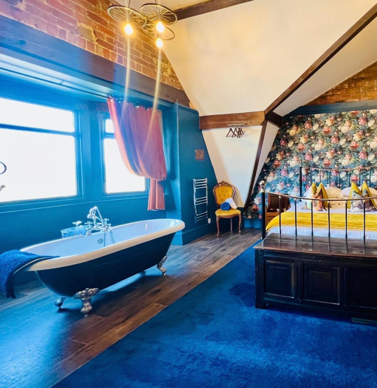 Mollys Boutique Hotel Илкли Екстериор снимка