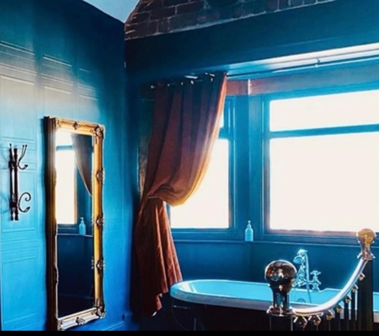 Mollys Boutique Hotel Илкли Екстериор снимка
